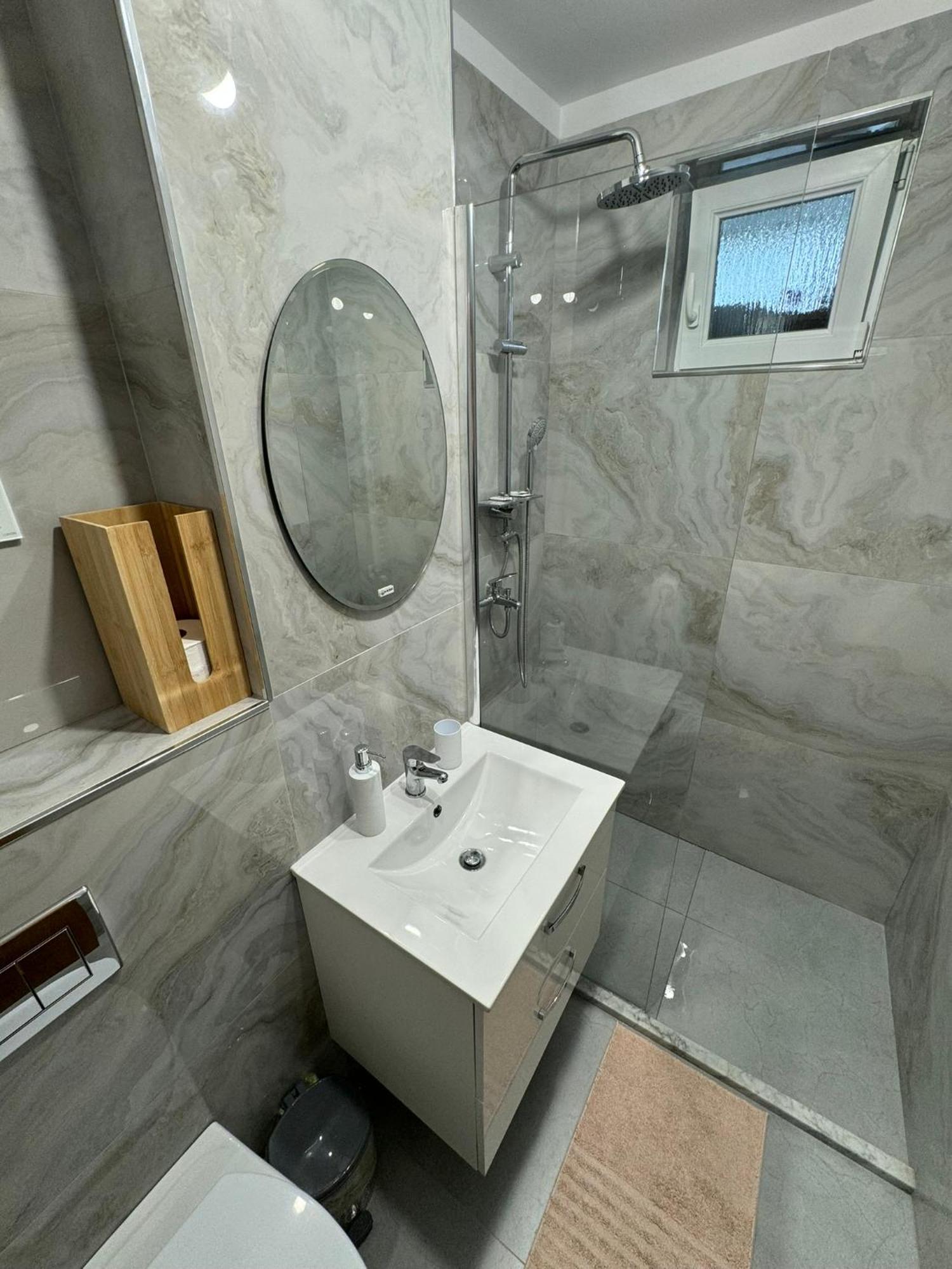 Apartament Central Râmnicu Vâlcea Esterno foto